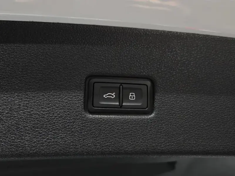 2023 Audi Q8 с пробегом 38 620 км
