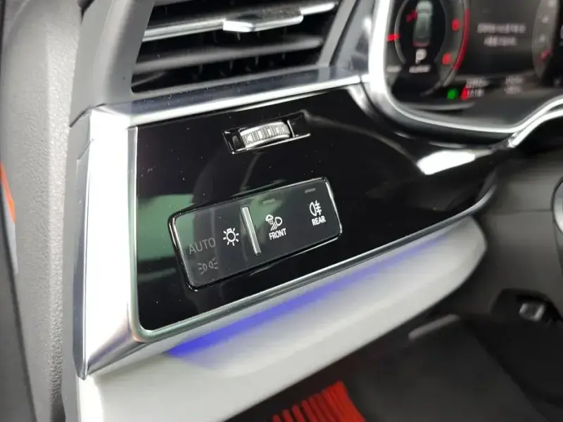 2023 Audi Q8 с пробегом 22 952 км