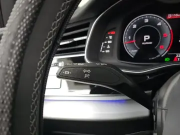2023 Audi Q8 с пробегом 22 952 км