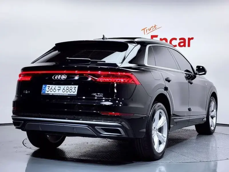 2023 Audi Q8 с пробегом 38 175 км