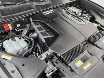 2023 Audi Q8 с пробегом 38 175 км