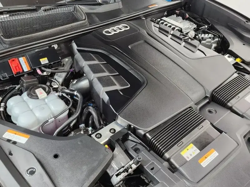 2023 Audi Q8 с пробегом 38 175 км