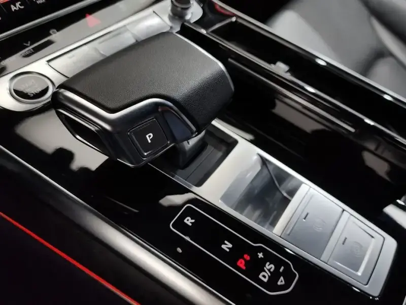 2023 Audi Q8 с пробегом 38 175 км