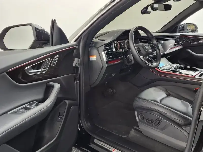 2023 Audi Q8 с пробегом 38 175 км