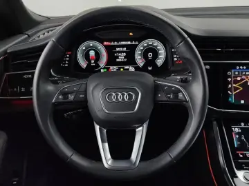 2023 Audi Q8 с пробегом 38 175 км