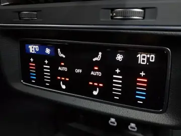 2023 Audi Q8 с пробегом 38 175 км