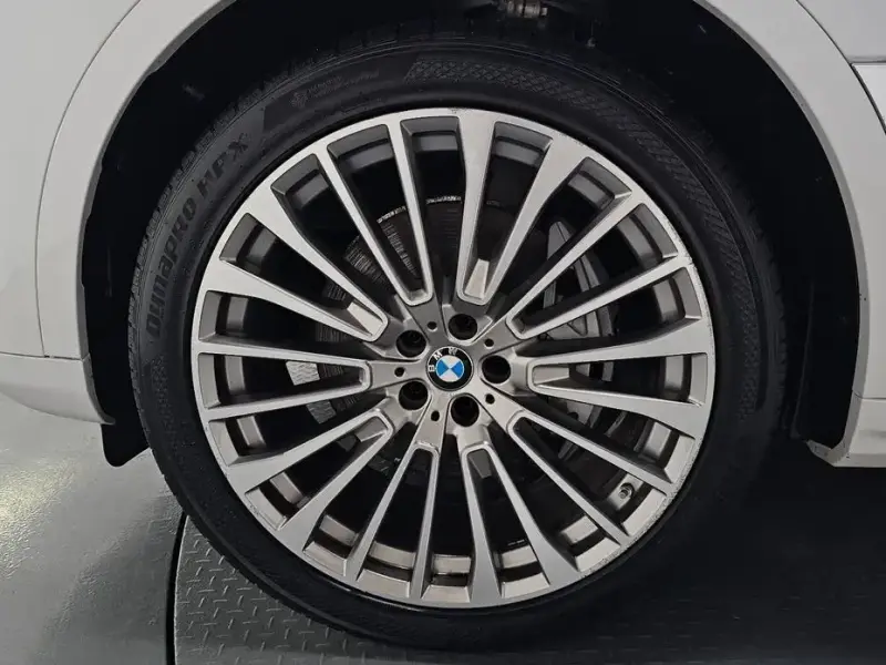 2022 BMW X7 с пробегом 128 963 км