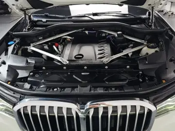 2022 BMW X7 с пробегом 128 963 км