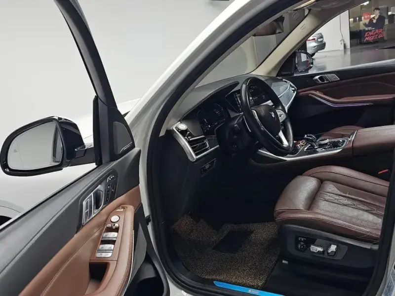 2022 BMW X7 с пробегом 128 963 км