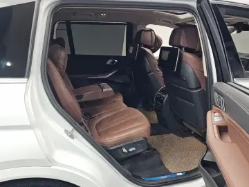 2022 BMW X7 с пробегом 128 963 км