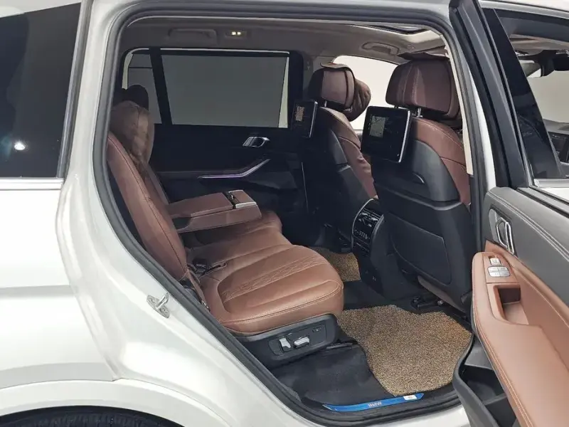 2022 BMW X7 с пробегом 128 963 км