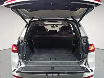 2022 BMW X7 с пробегом 128 963 км