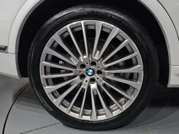 2022 BMW X7 с пробегом 128 963 км