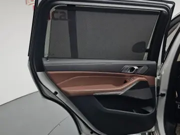 2022 BMW X7 с пробегом 128 963 км