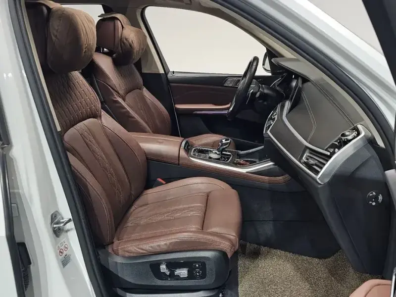 2022 BMW X7 с пробегом 128 963 км