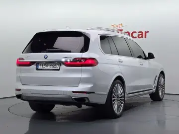 2022 BMW X7 с пробегом 28 932 км