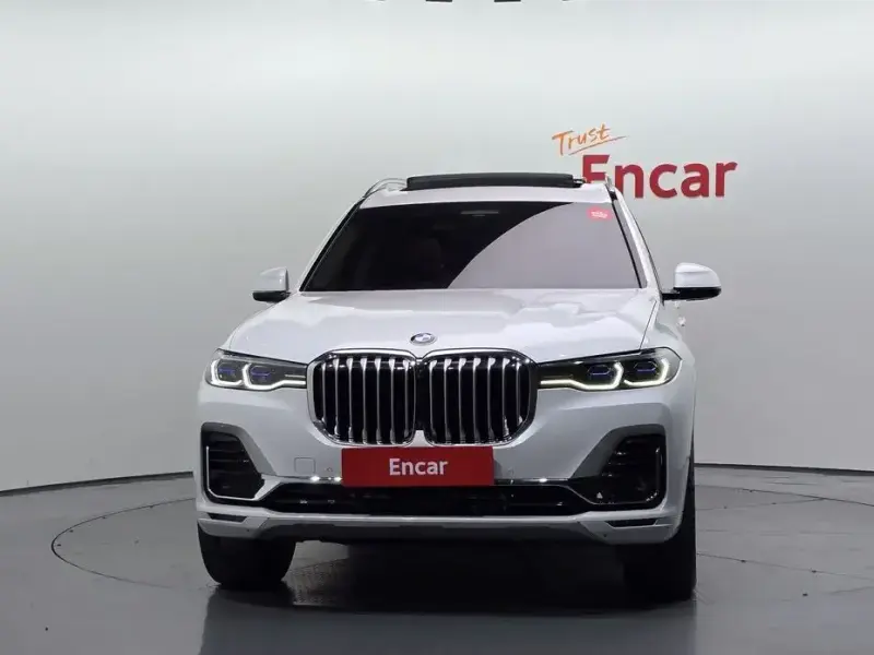 2022 BMW X7 с пробегом 28 932 км