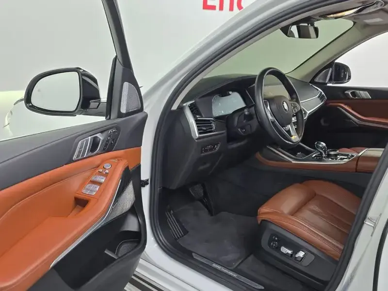 2022 BMW X7 с пробегом 28 932 км