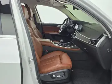 2022 BMW X7 с пробегом 28 932 км