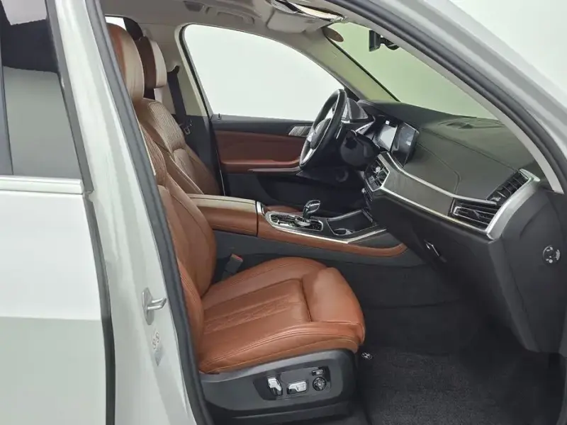 2022 BMW X7 с пробегом 28 932 км