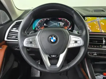 2022 BMW X7 с пробегом 28 932 км