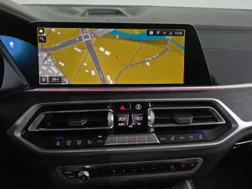 2022 BMW X7 с пробегом 28 932 км
