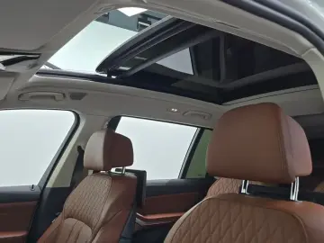 2022 BMW X7 с пробегом 28 932 км