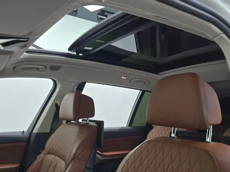 2022 BMW X7 с пробегом 28 932 км