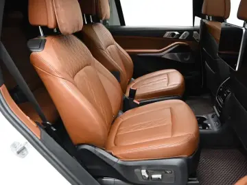 2022 BMW X7 с пробегом 67 556 км