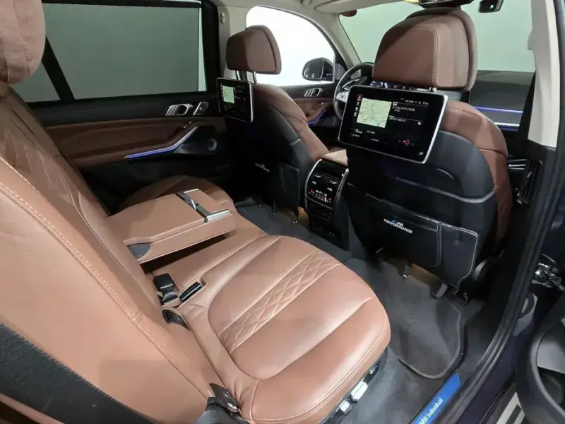 2022 BMW X7 с пробегом 36 982 км