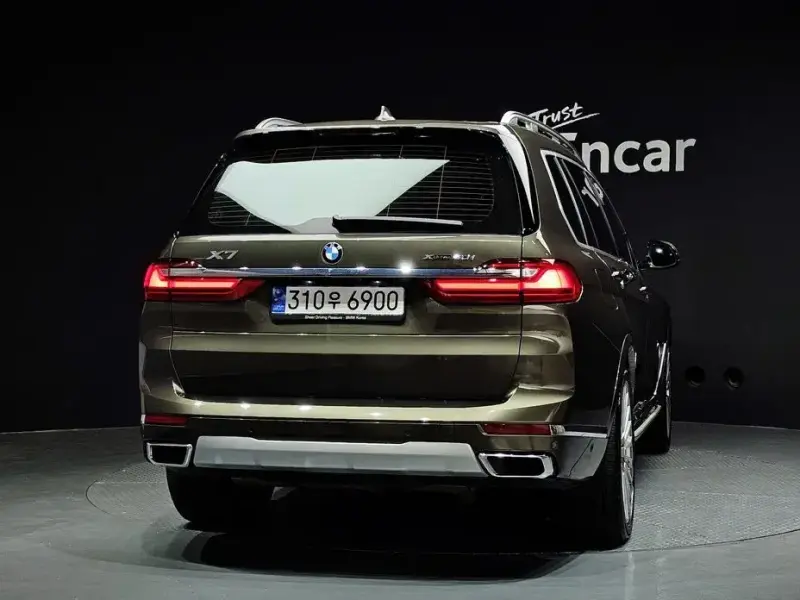 2022 BMW X7 с пробегом 67 377 км