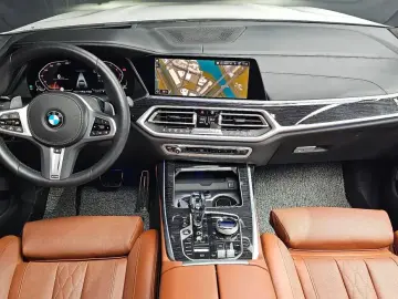 2022 BMW X7 с пробегом 13 913 км
