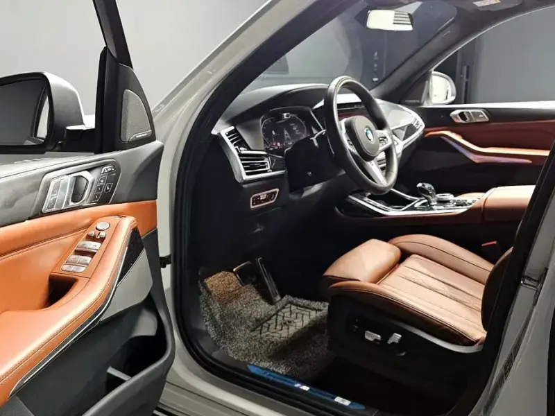 2022 BMW X7 с пробегом 13 913 км