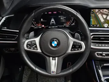 2022 BMW X7 с пробегом 13 913 км