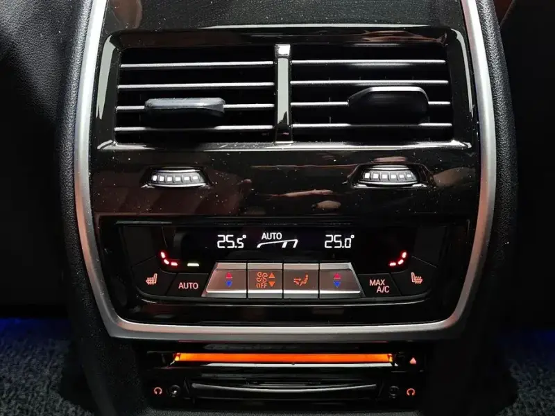 2022 BMW X7 с пробегом 13 913 км