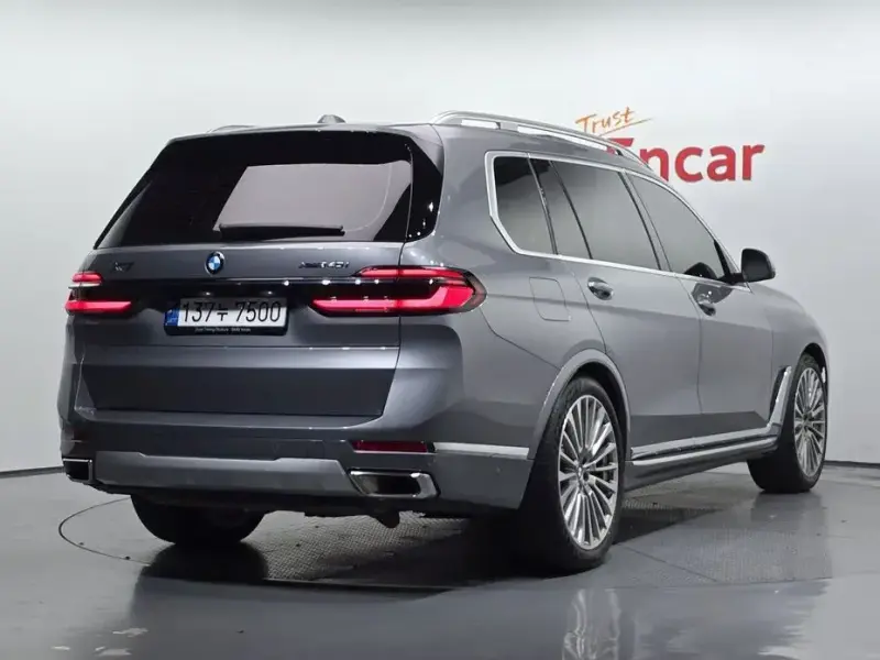 2022 BMW X7 с пробегом 12 240 км