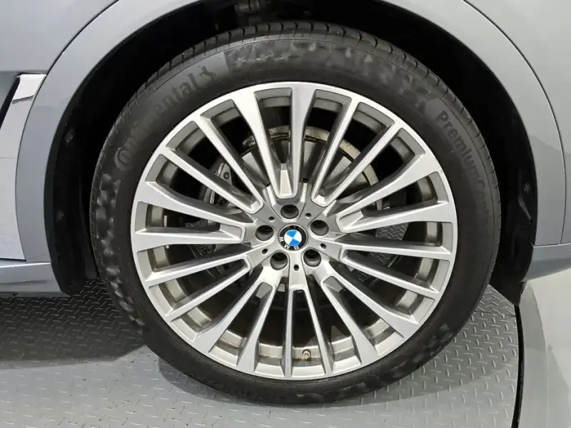 2022 BMW X7 с пробегом 12 240 км