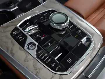 2022 BMW X7 с пробегом 12 240 км