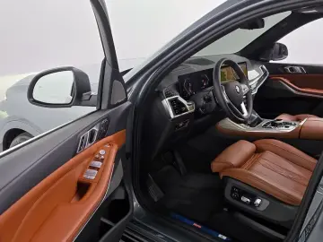 2022 BMW X7 с пробегом 12 240 км