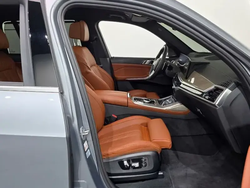 2022 BMW X7 с пробегом 12 240 км