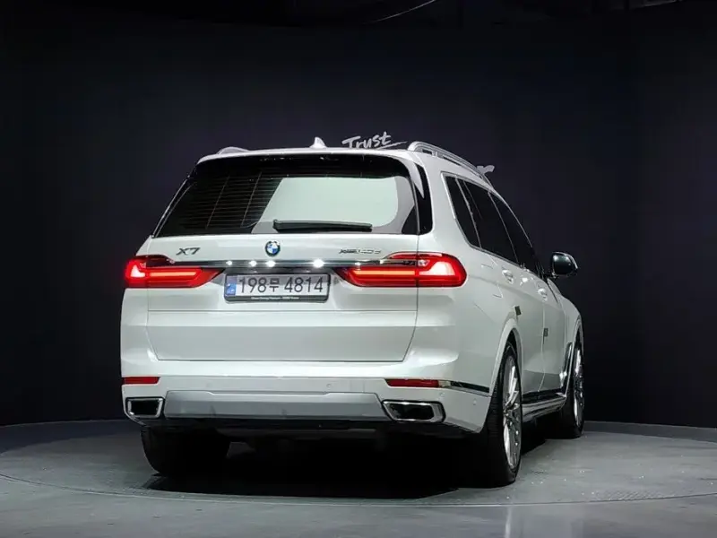 2022 BMW X7 с пробегом 49 356 км