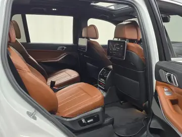 2022 BMW X7 с пробегом 71 678 км