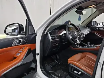 2022 BMW X7 с пробегом 49 356 км