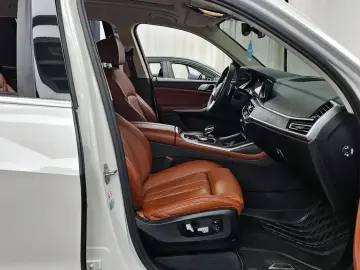 2022 BMW X7 с пробегом 49 356 км
