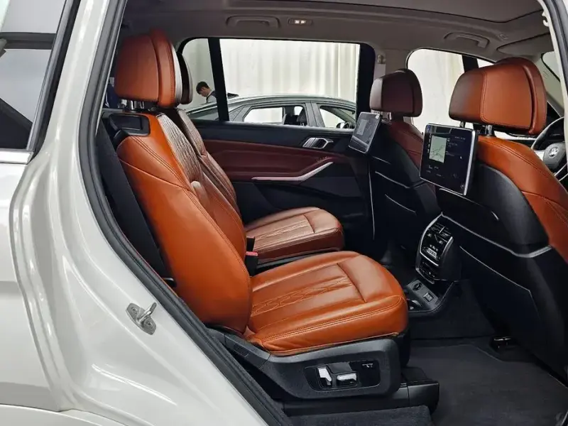 2022 BMW X7 с пробегом 49 356 км