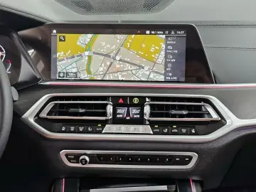 2022 BMW X7 с пробегом 49 356 км