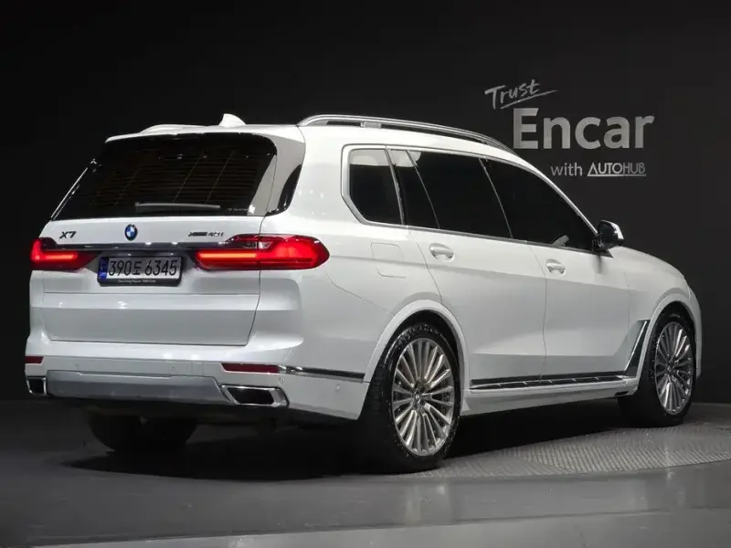 2022 BMW X7 с пробегом 23 573 км
