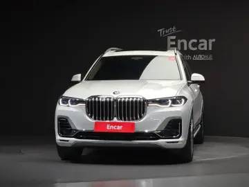 2022 BMW X7 с пробегом 23 573 км