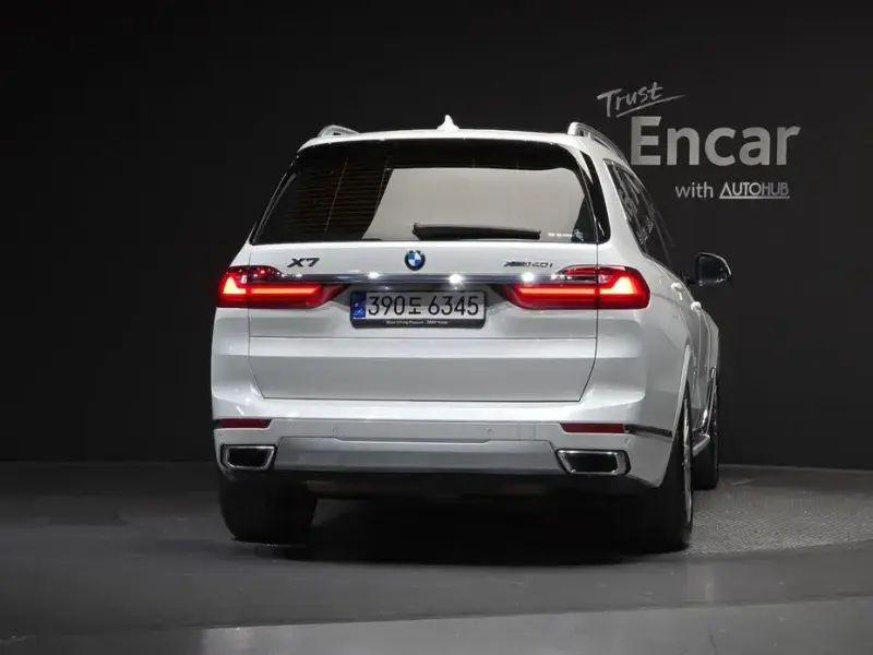 2022 BMW X7 с пробегом 23 573 км