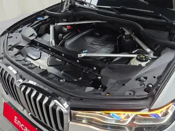 2022 BMW X7 с пробегом 23 573 км